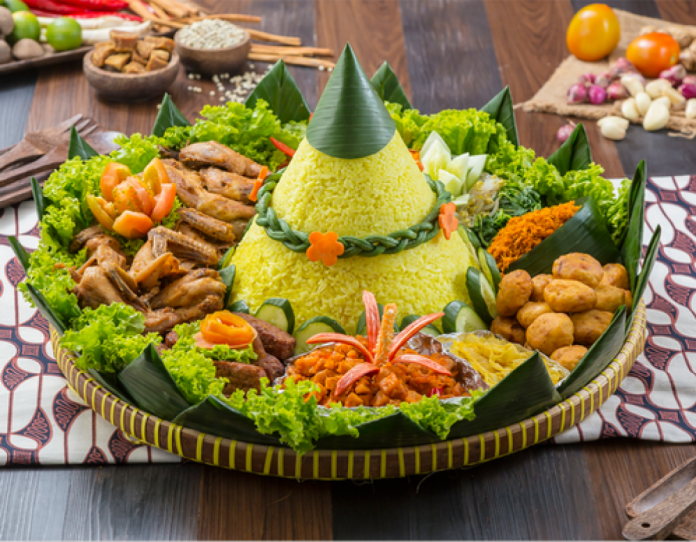 nasi tumpeng kuliner tradisional indonesia yang melegenda