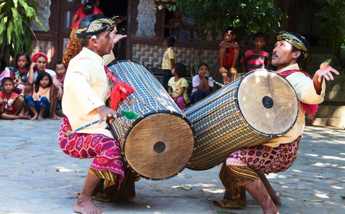 alat musik tradisional gendang beleq